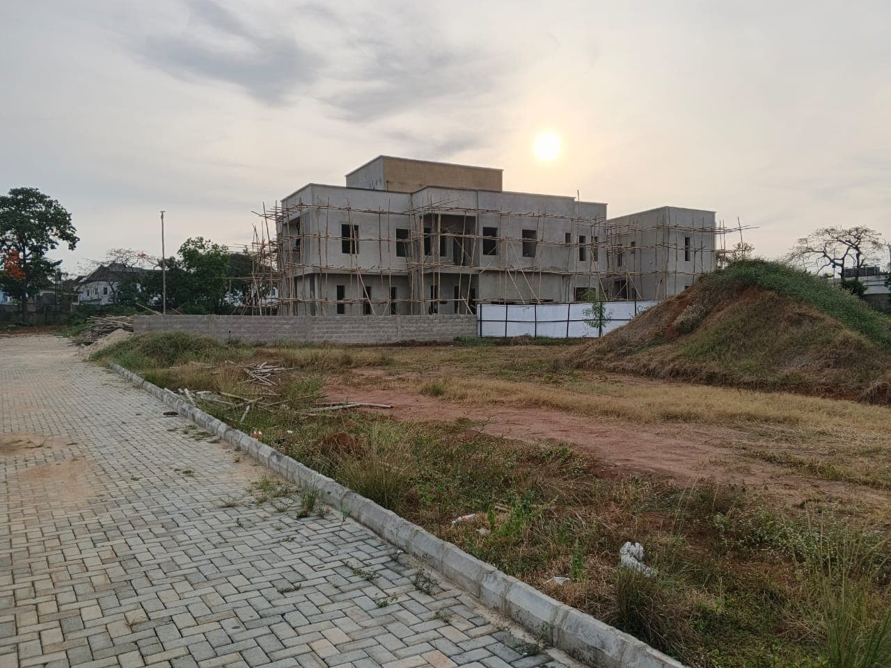 Chivite Homes: 1000SQM Prime Commercial Land in Ikeja — photo 3