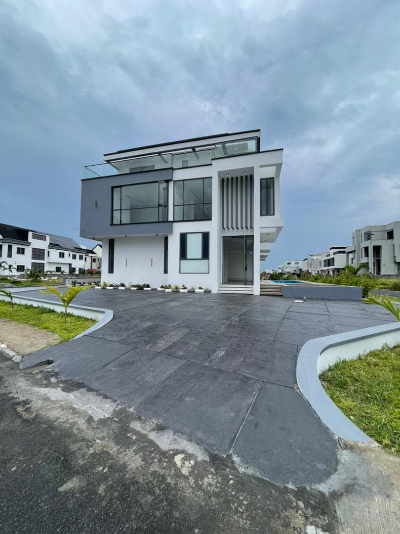 Architectural Masterpiece: 5-Bedroom Semi-Detached Duplex with Private Cinema & Pool — photo 2