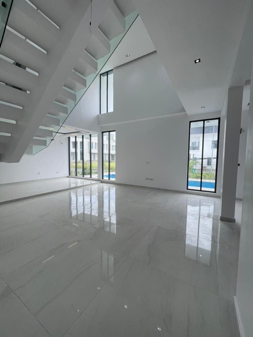 Architectural Masterpiece: 5-Bedroom Semi-Detached Duplex with Private Cinema & Pool — photo 5