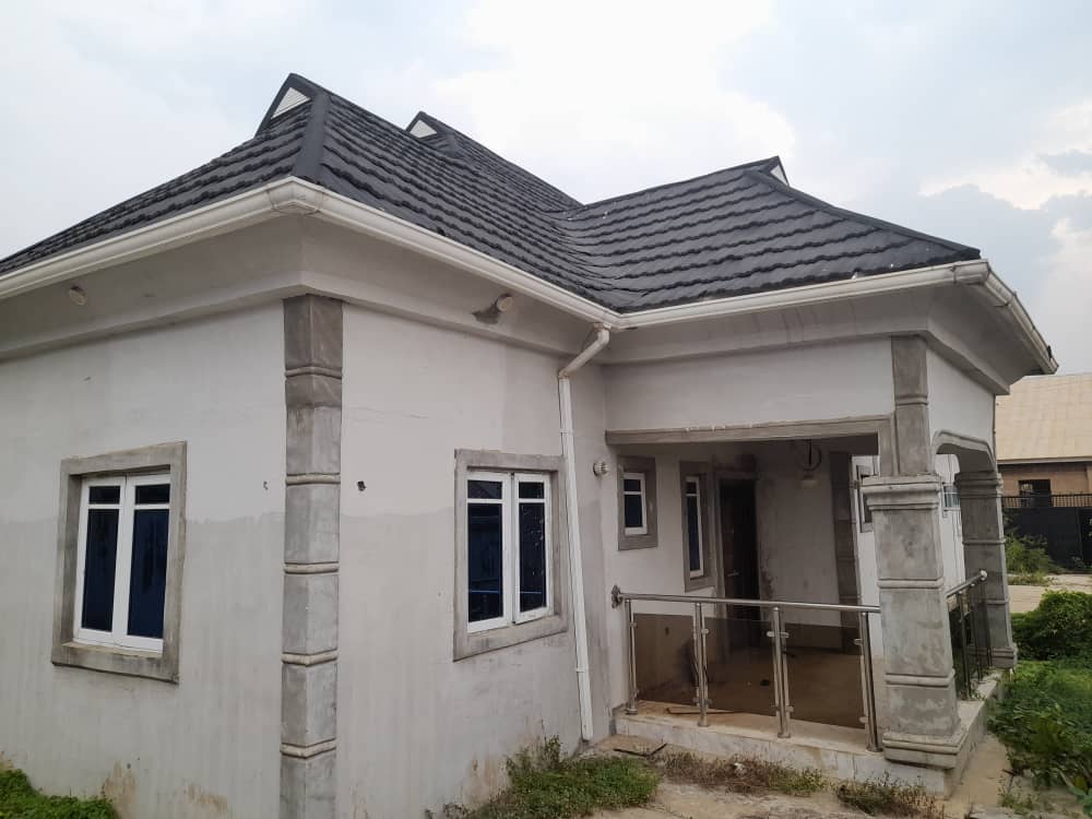 Premium 3-Bedroom Bungalow in oluyole — photo 1