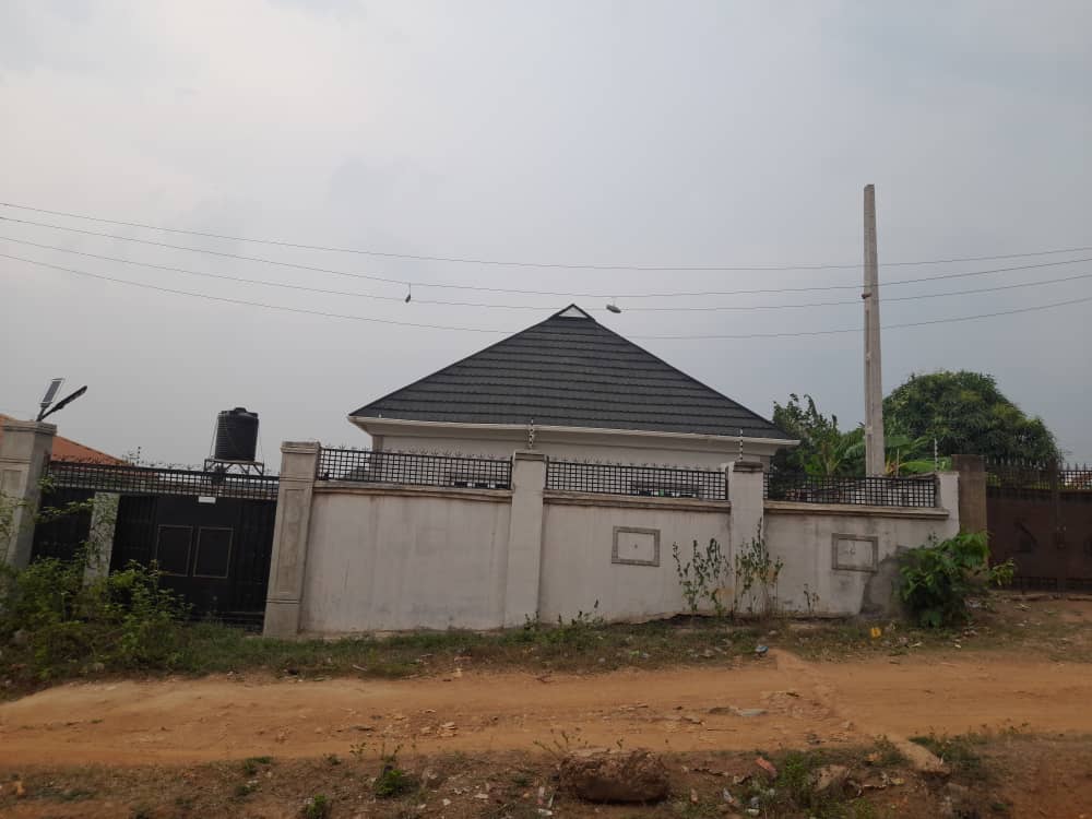 Premium 3-Bedroom Bungalow in oluyole — photo 2